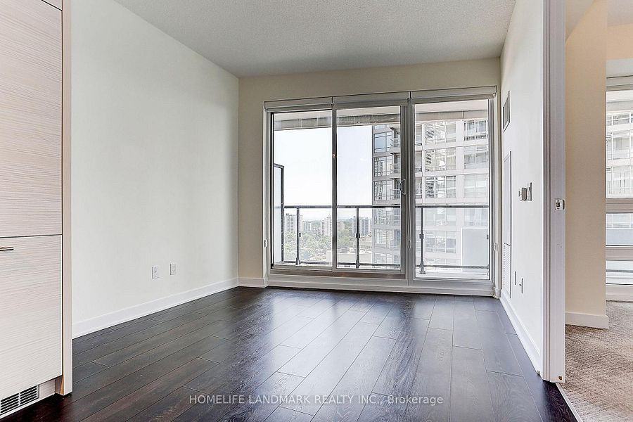 2221 Yonge St - Photo 7 of 18