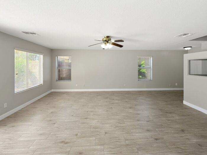 1037 E Desert Holly Dr - Photo 7 of 45