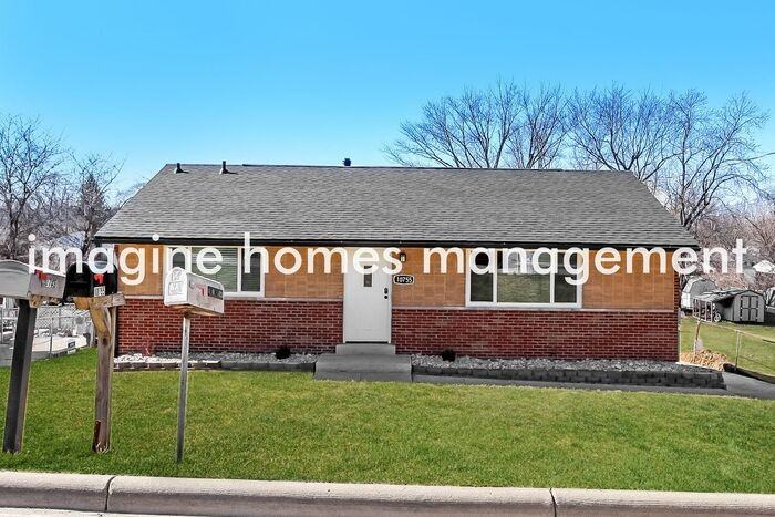 10755 Plainfield Rd - Photo 4 of 20