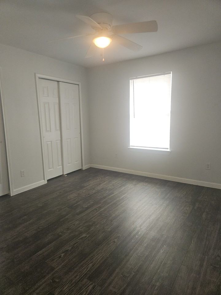 644 Mill St - B - Photo 4 of 9
