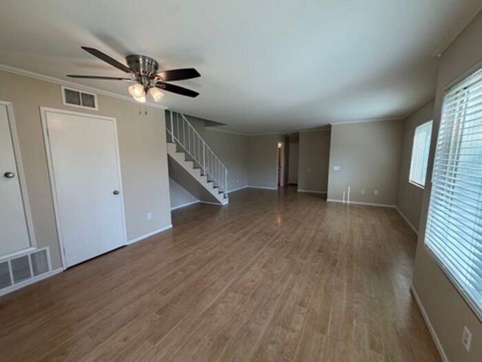 941 Pinyon Ct #19 - Photo 6 of 23