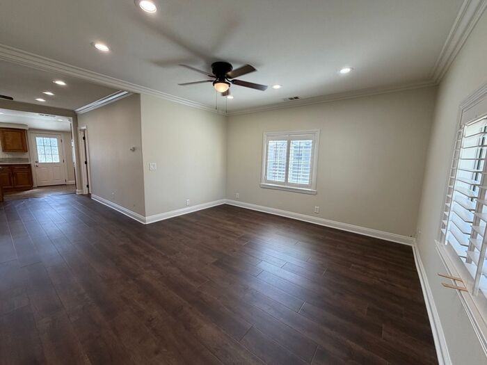 114 N 12th Ave - Photo 4 of 29