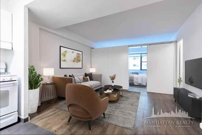 E 46th St #5G - Photo 2 of 7