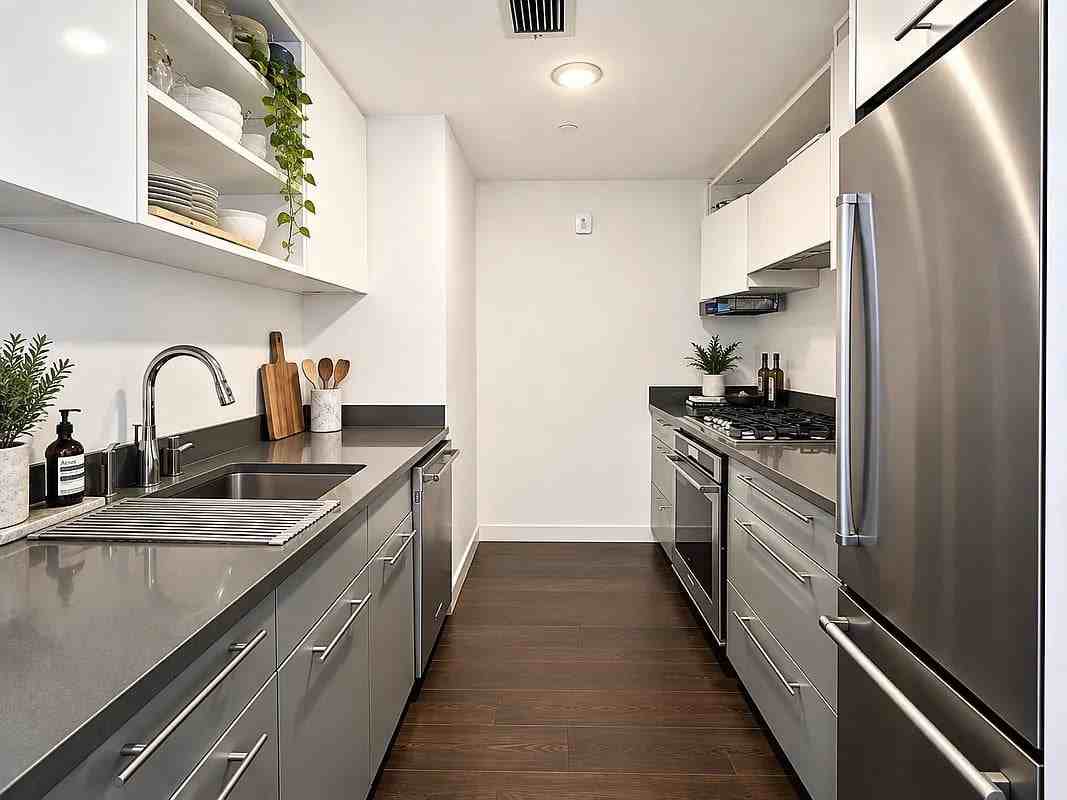 181 Front St #4R - Photo 4 of 10