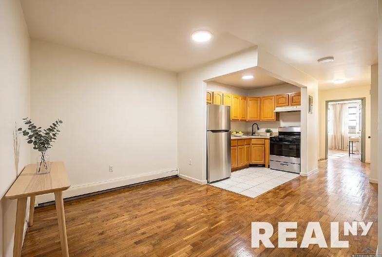 1658 Prospect Pl #3 - Photo 2 of 6