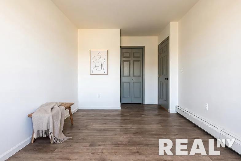 1658 Prospect Pl #3 - Photo 4 of 6