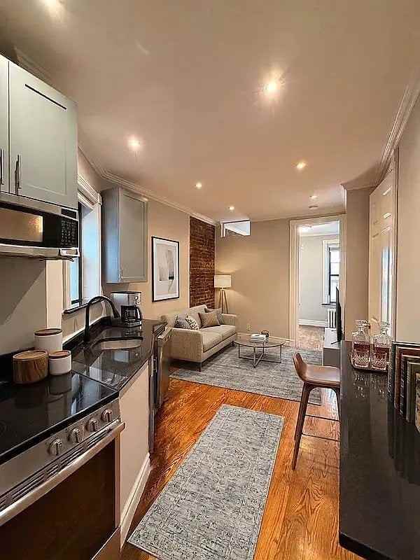 219 E 23rd St #16D
