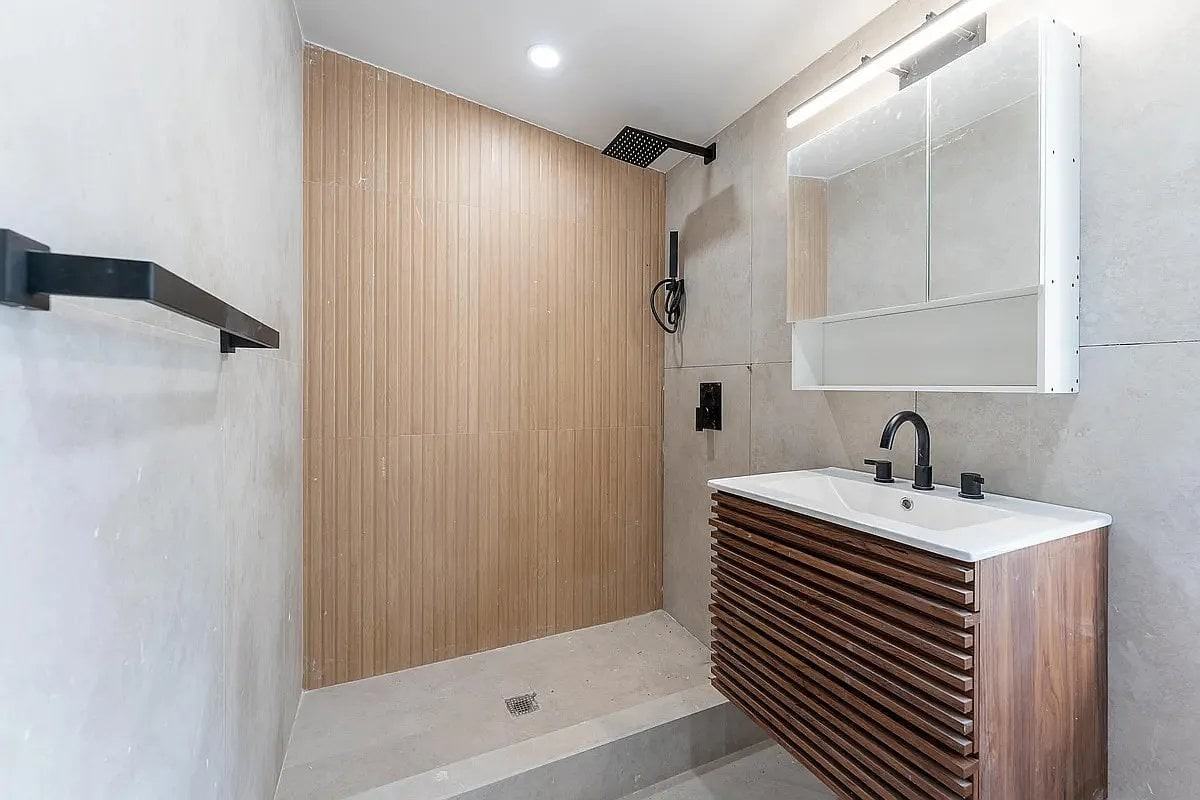 174 Hester St #1 - Photo 6 of 9