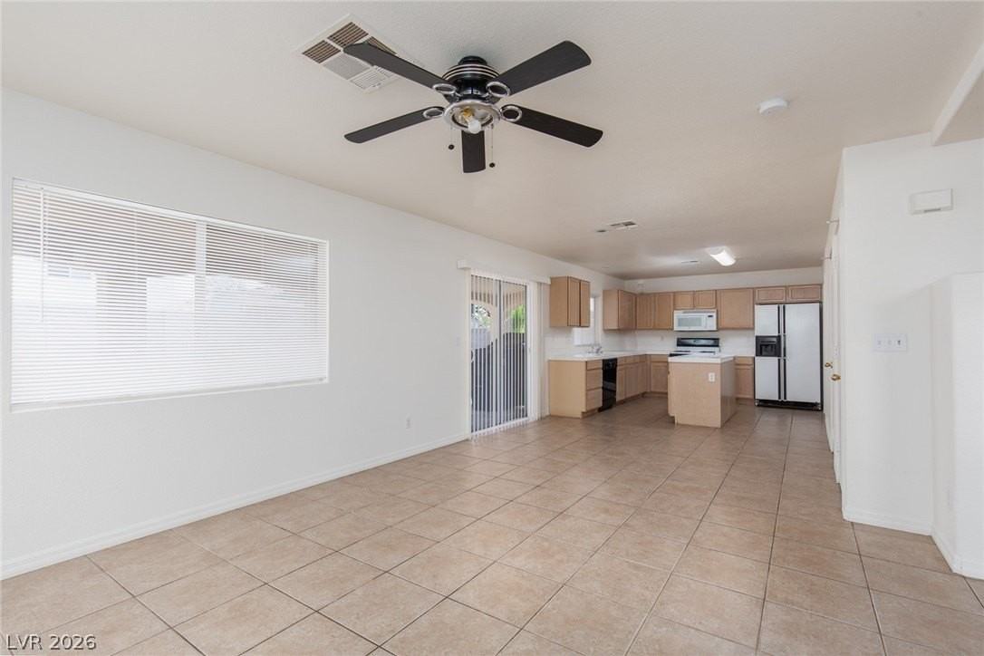 4346 Sunrise Shores Ave - Photo 7 of 33