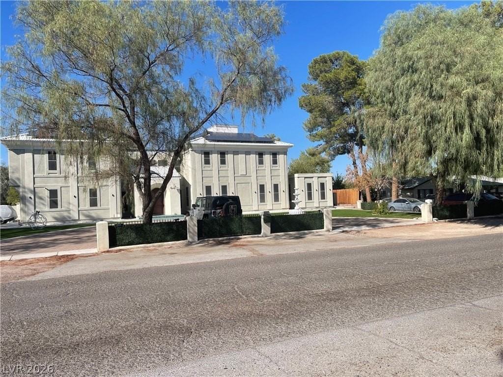 6480 W Oquendo Rd - Photo 3 of 50