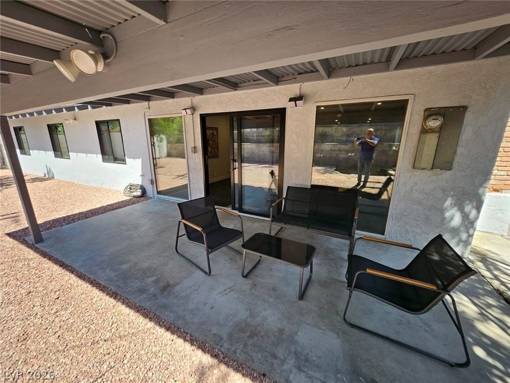 1308 S 16th St - Photo 3 of 5