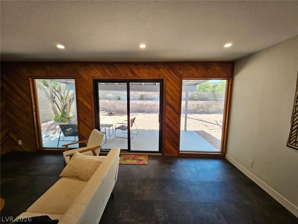 1308 S 16th St - Photo 4 of 5