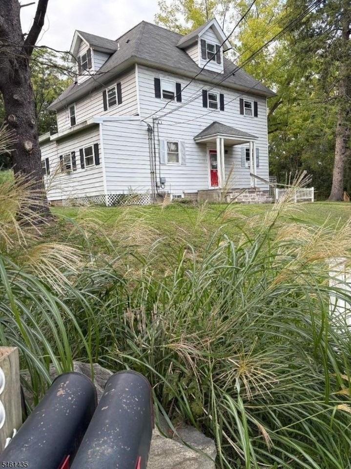 12 Loomis Ave #1 - Photo 2 of 2