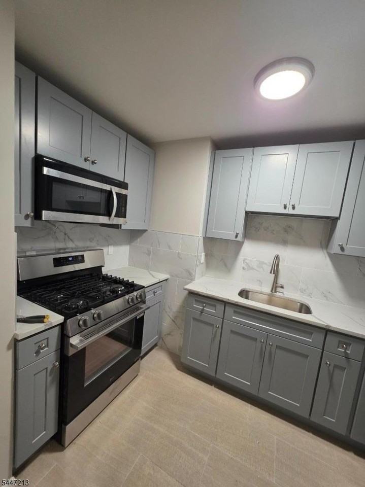1141 Ringwood Ave #1 - Photo 2 of 9