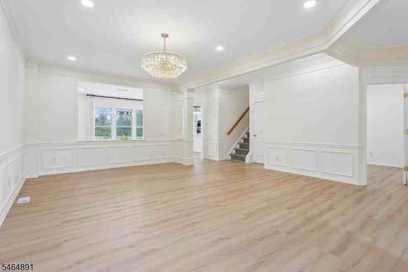 60 Maidenhead Rd - Photo 3 of 35