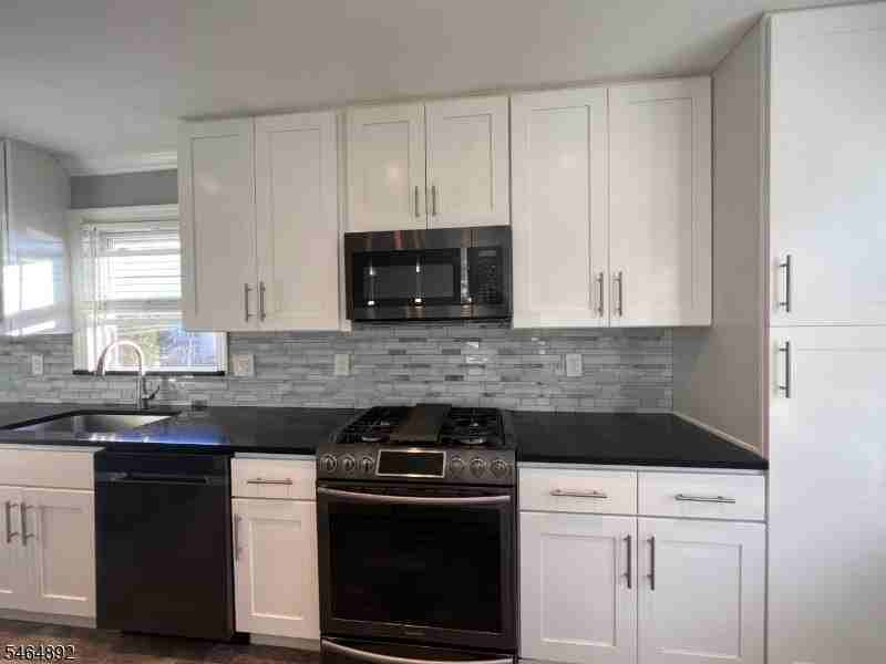 108 W Elm St #2 - Photo 3 of 18