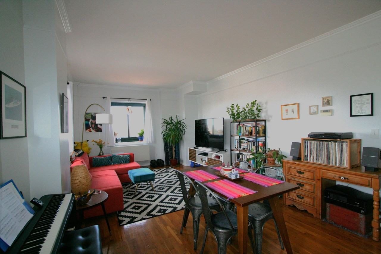 205 10th St #9P - Photo 6 of 24