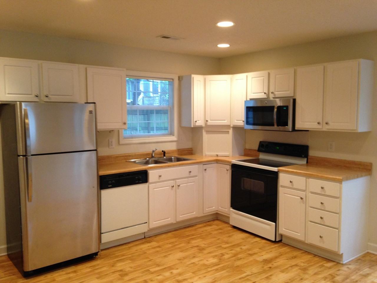 125 S Pine St - Photo 2 of 9