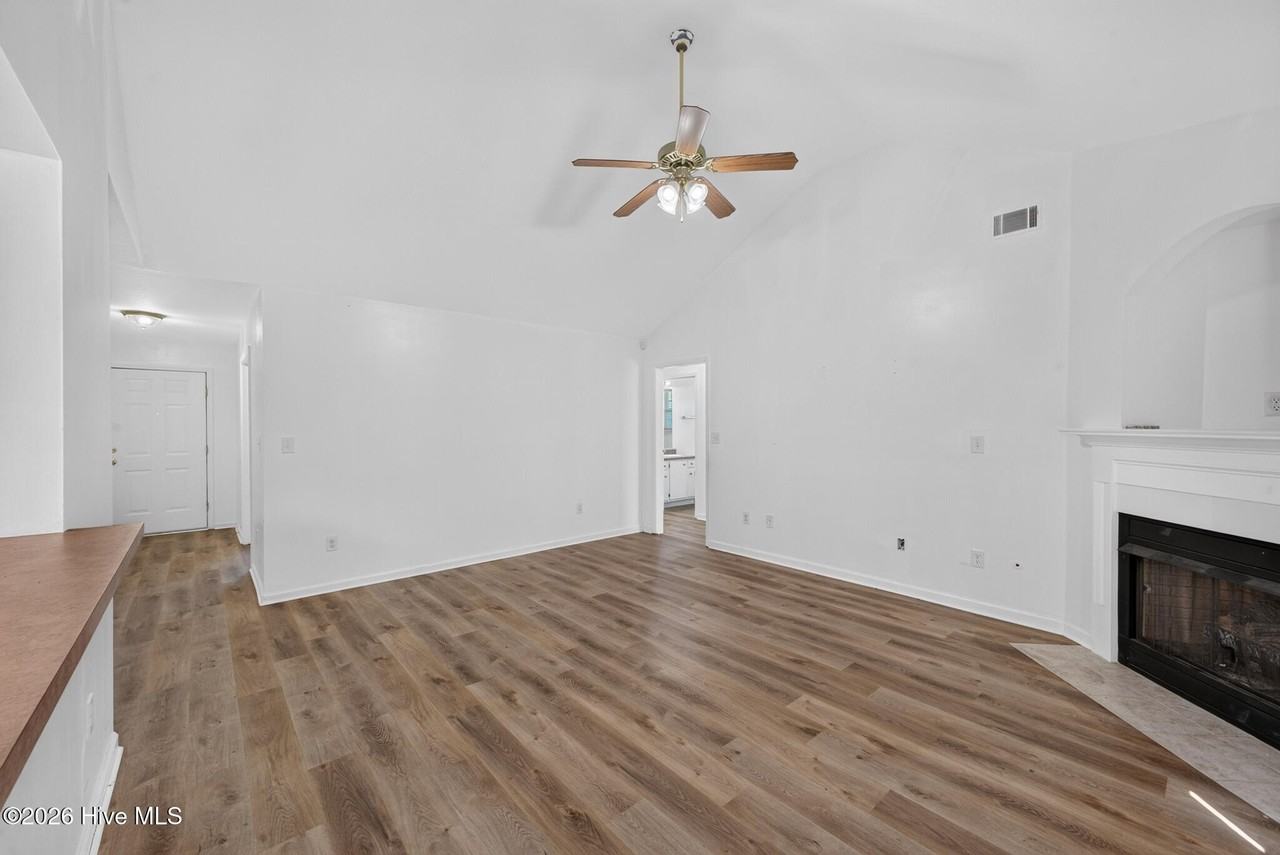 1844 Beaver Creek Ln - Photo 3 of 27