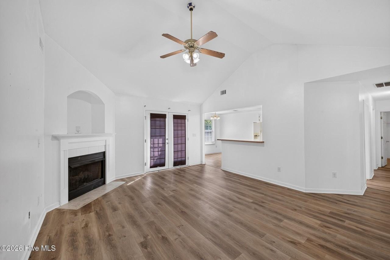 1844 Beaver Creek Ln - Photo 4 of 27