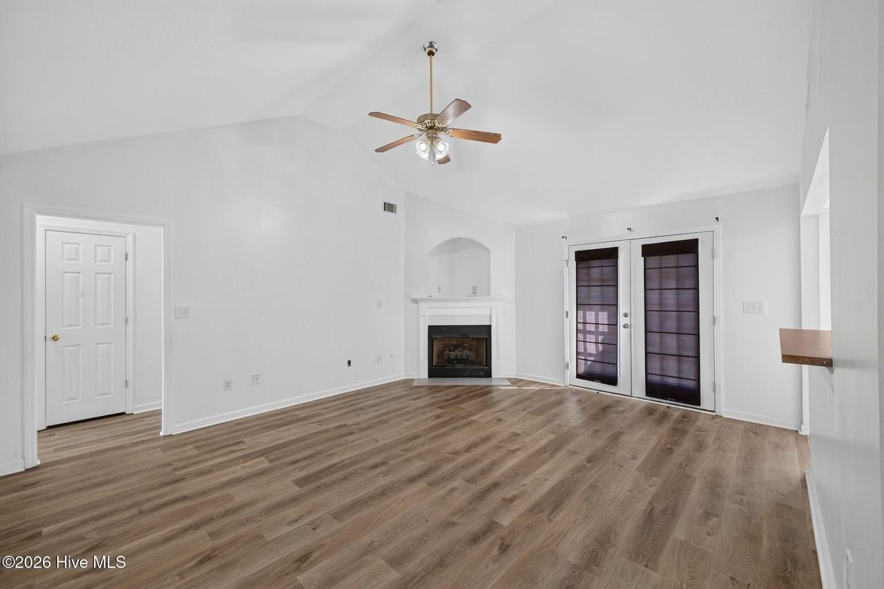 1844 Beaver Creek Ln - Photo 5 of 27