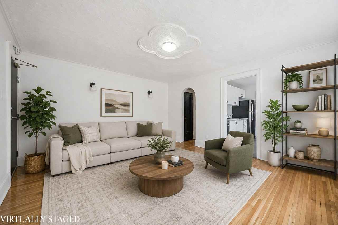 Brownstone 112 (Margaret Ave Apartments) - Photo 3 of 13