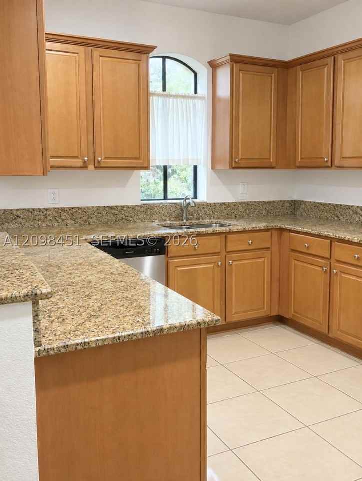 3050 Nw 103rd Path - Photo 6 of 8