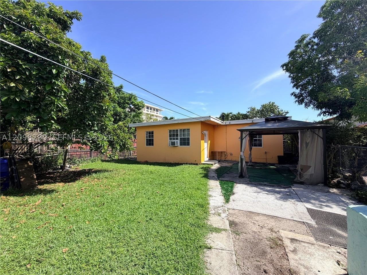 2772 Sw 23rd Ter #0 - Photo 2 of 11