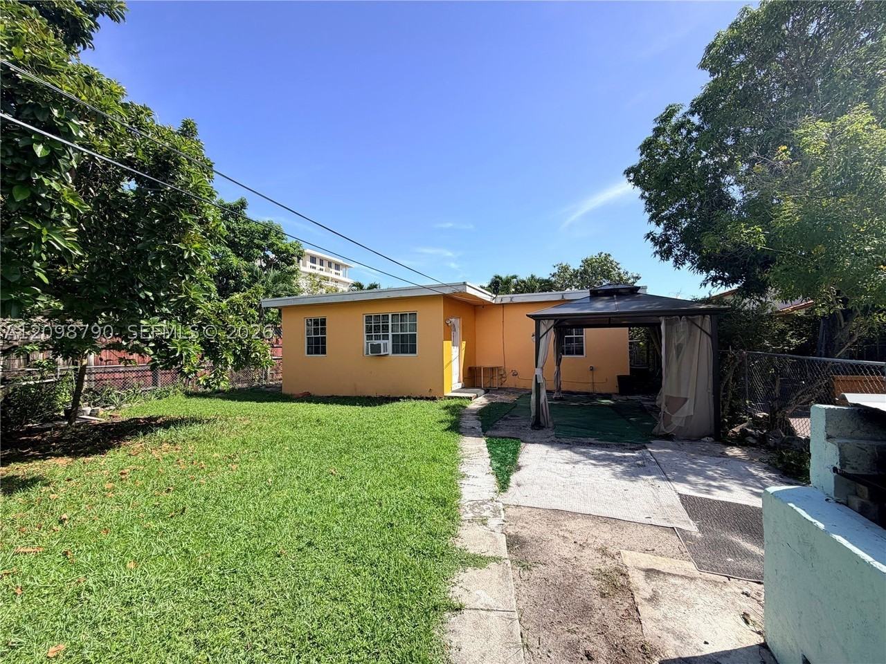 2772 Sw 23rd Ter #0 - Photo 3 of 11
