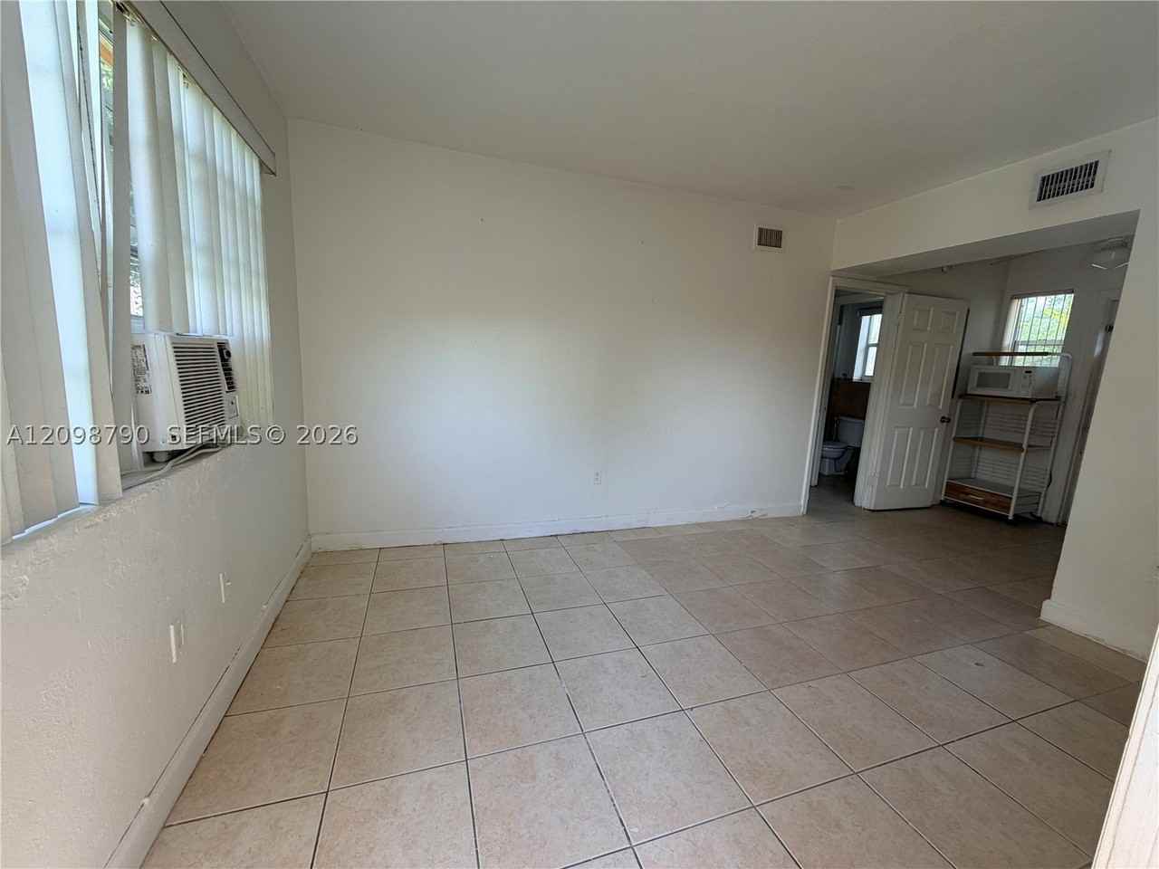 2772 Sw 23rd Ter #0 - Photo 4 of 11