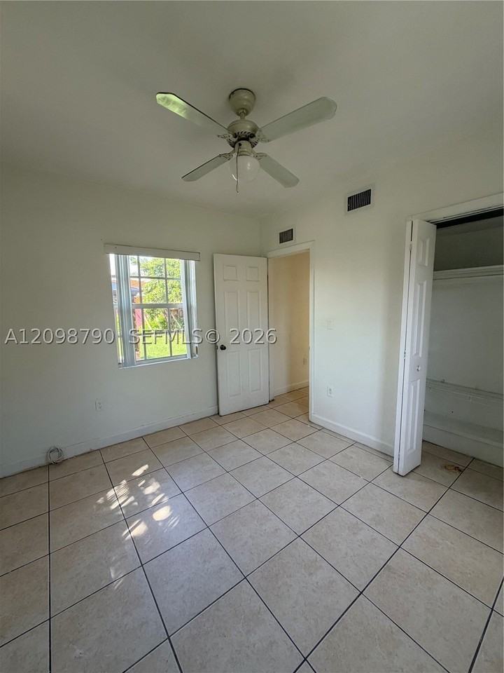 2772 Sw 23rd Ter #0 - Photo 7 of 11