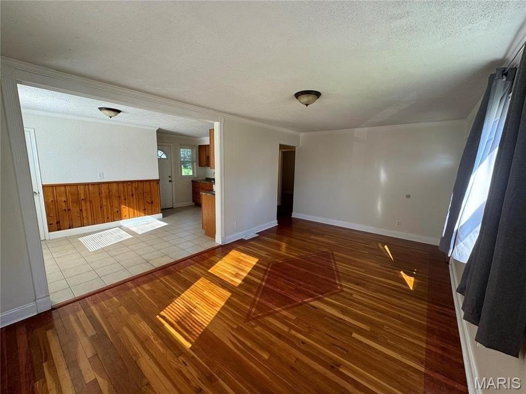 10421 Niblic Dr - Photo 6 of 20