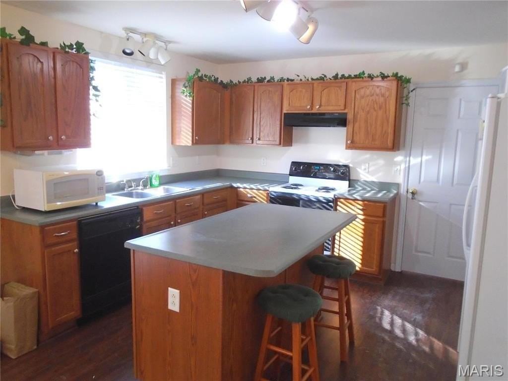 930 Holliday Dr - Photo 5 of 22
