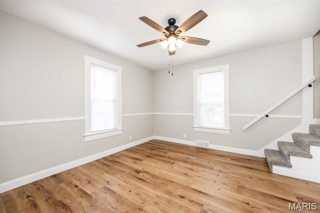 415 S Oak St - Photo 4 of 23