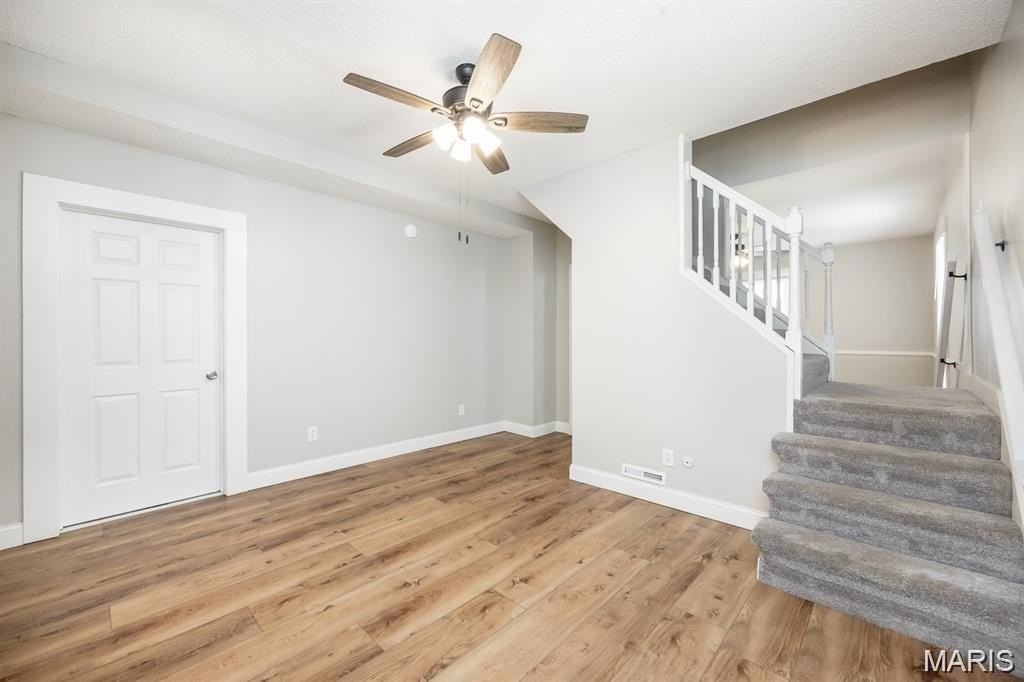 415 S Oak St - Photo 7 of 23