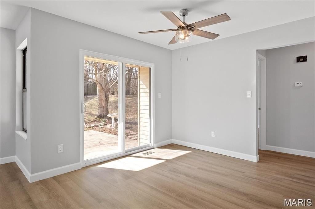 701 Oak Hollow Ct - Photo 7 of 19