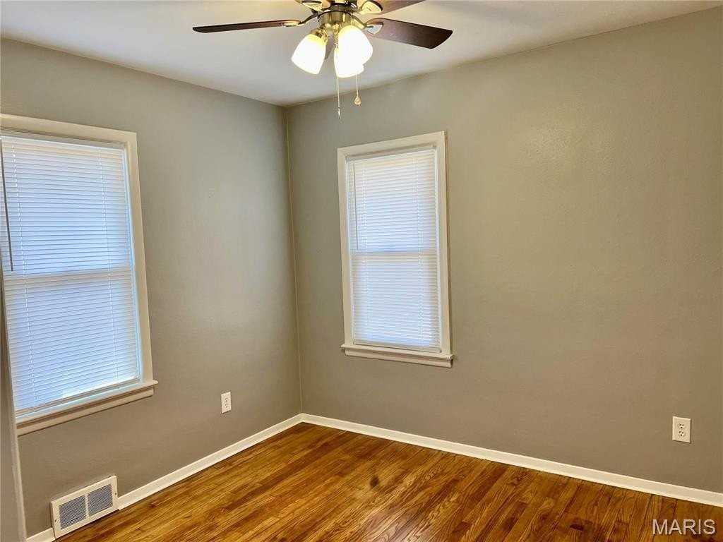 3421 Meridocia St - Photo 6 of 8