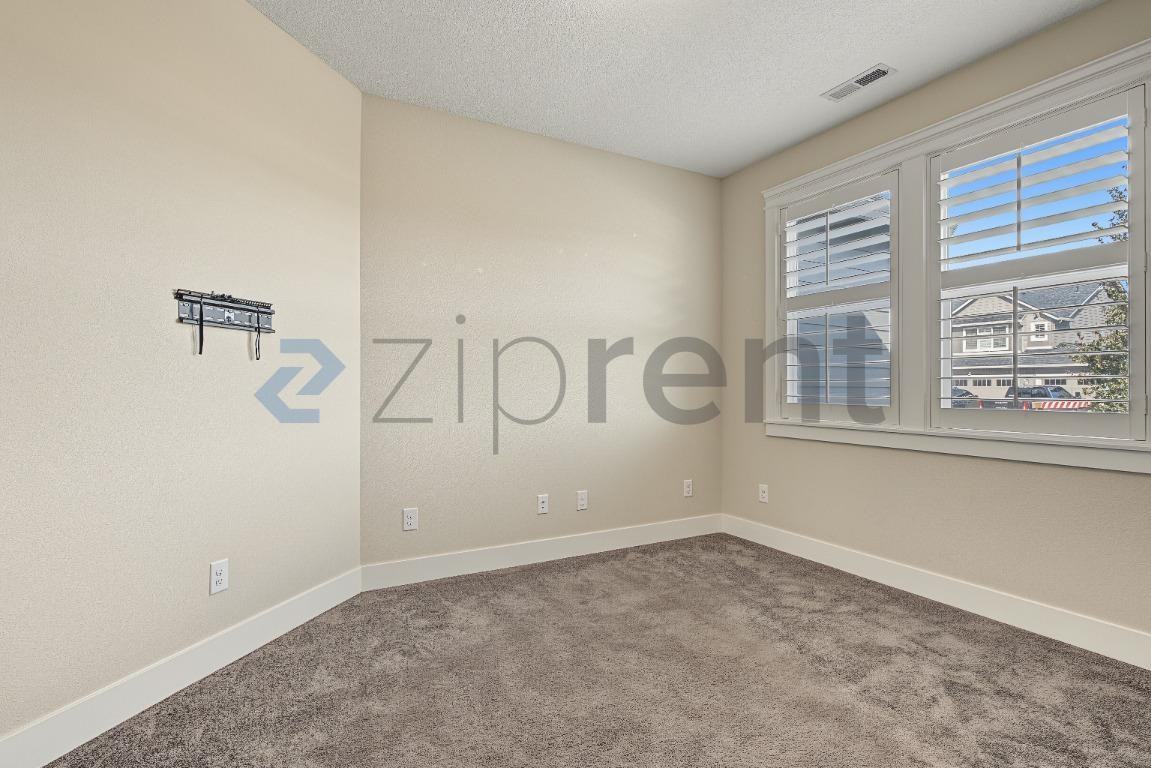 5509 Ne 134th St - Photo 6 of 24