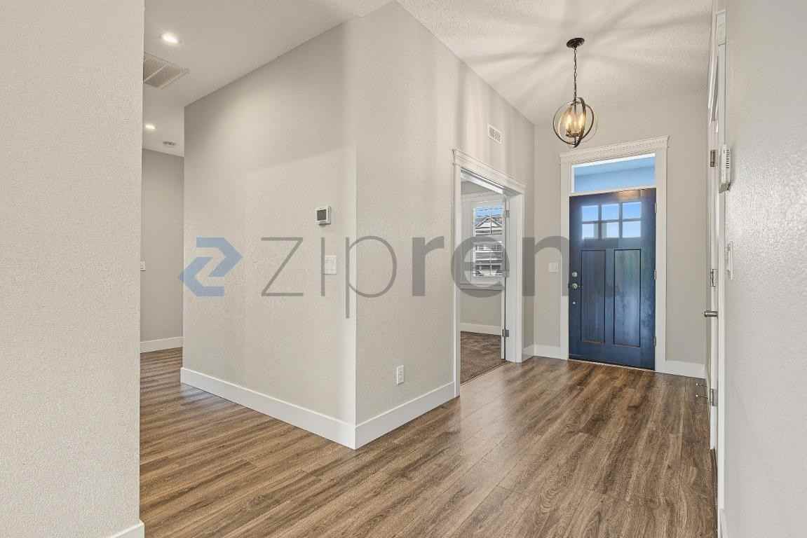 5509 Ne 134th St - Photo 7 of 24