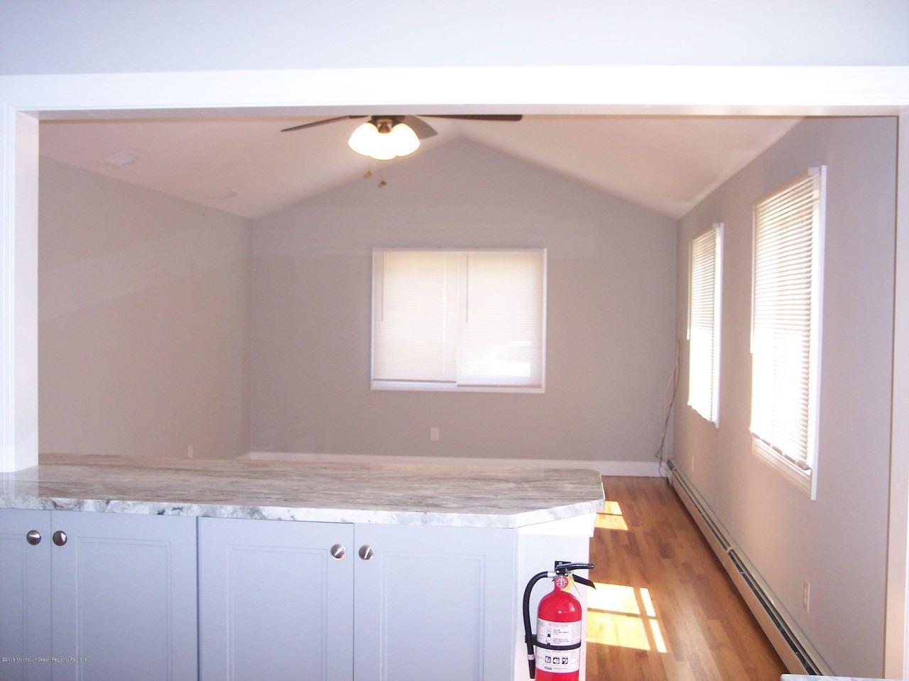 1001 Lynn Ave - Photo 5 of 19