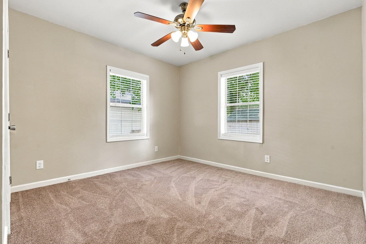 2051 Glenwood Avenue Southeast - Photo 7 of 10