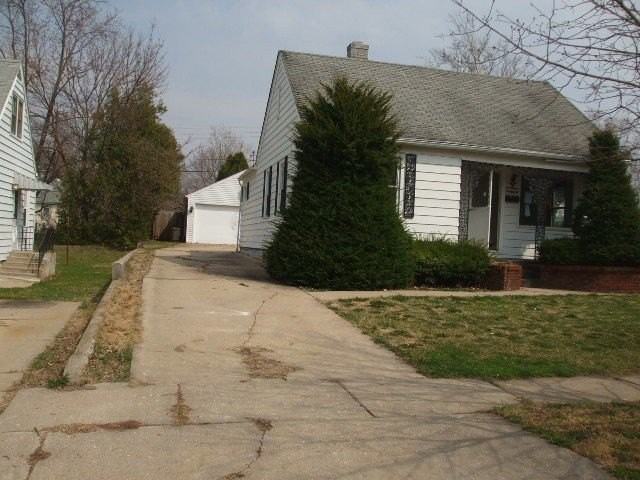 1016 S Independence Ave - Photo 5 of 13