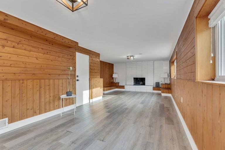 4167 Ranger Cres - Photo 2 of 17