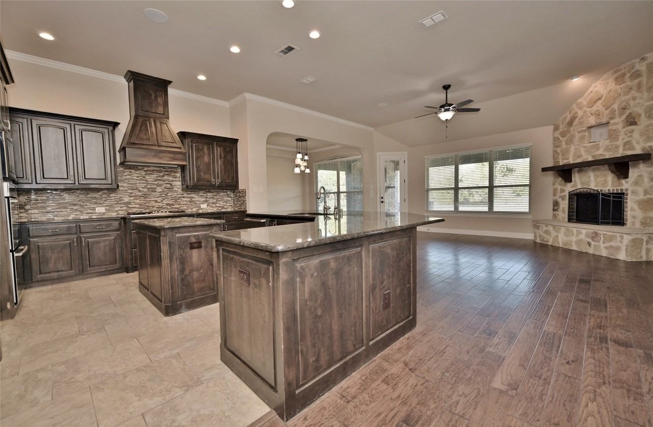 4095 Bridgecreek Dr - Photo 4 of 40