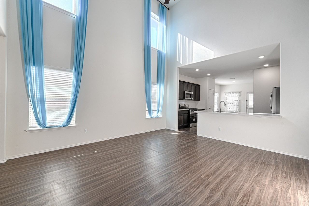 4017 Springfield Ln - Photo 5 of 31
