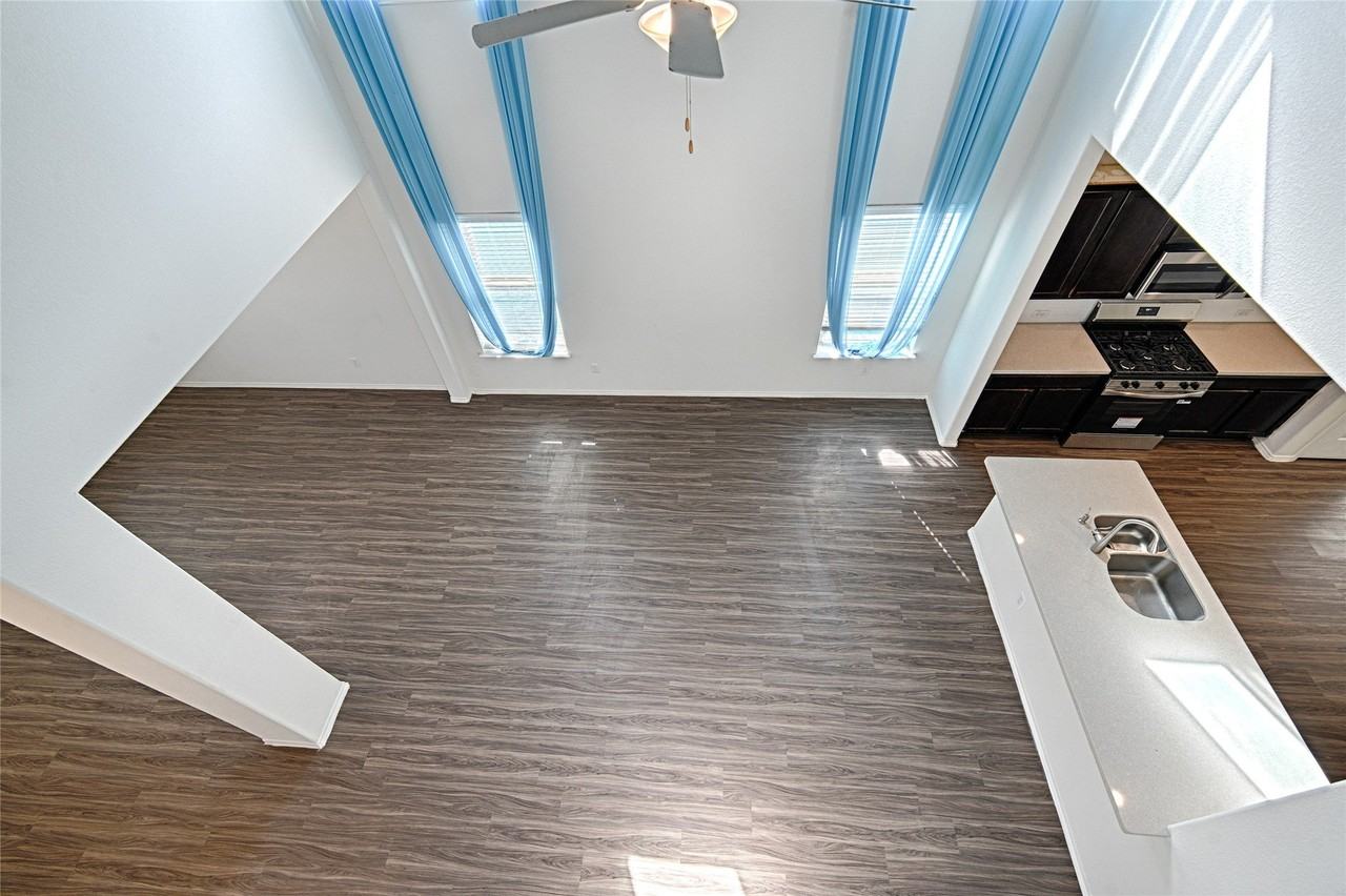 4017 Springfield Ln - Photo 6 of 31