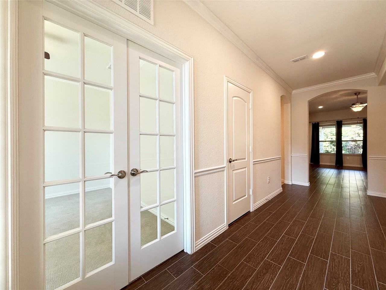11012 Carrizo Rd - Photo 3 of 34