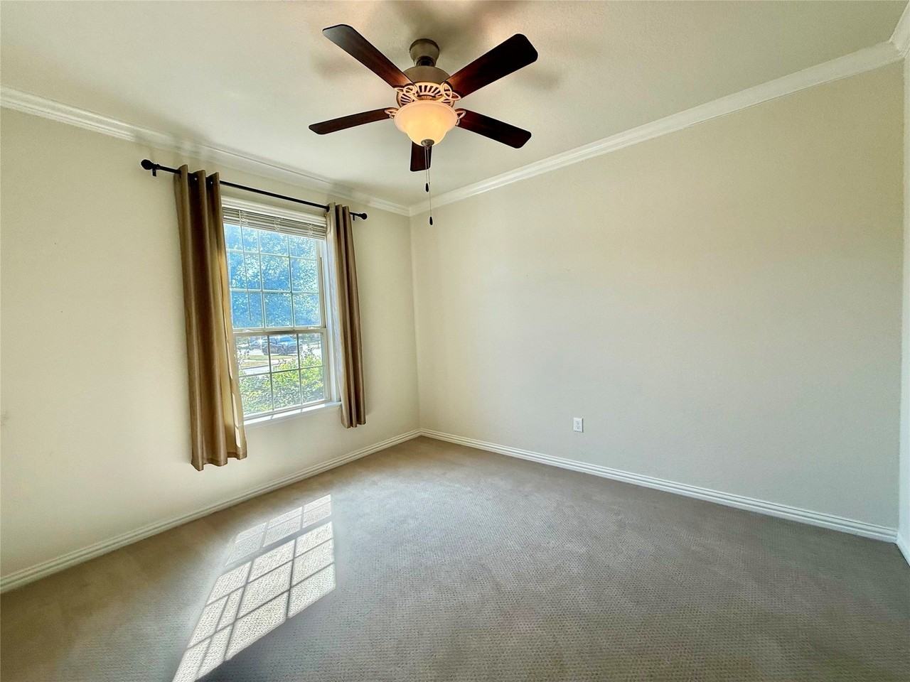 11012 Carrizo Rd - Photo 4 of 34