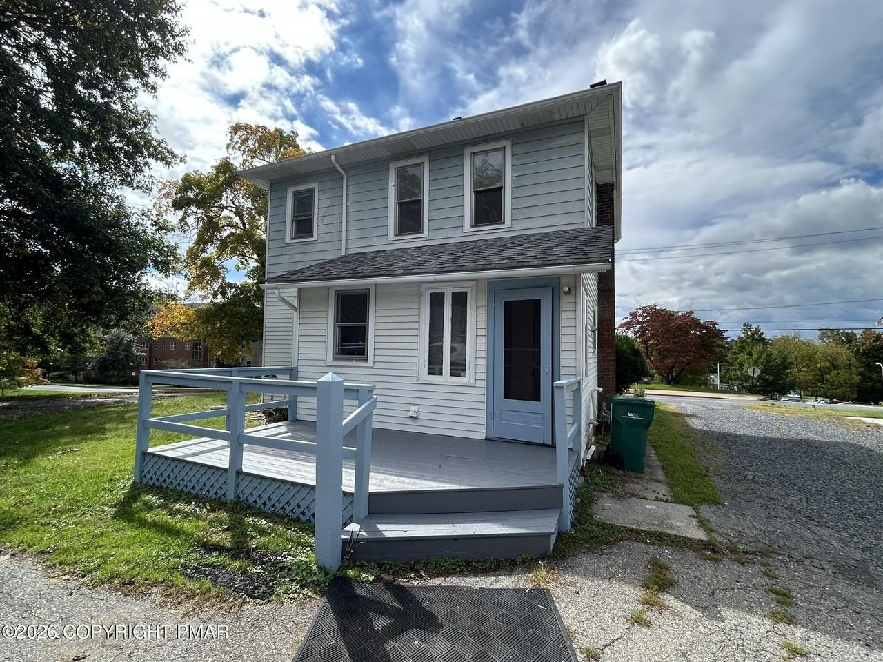104 Smith St - Photo 2 of 25