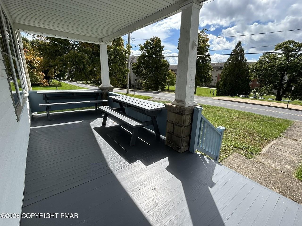 104 Smith St - Photo 4 of 25